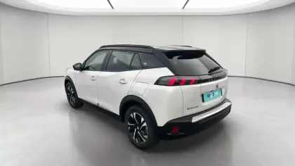 Photo 89 Peugeot 2008  Electrique 136 ch