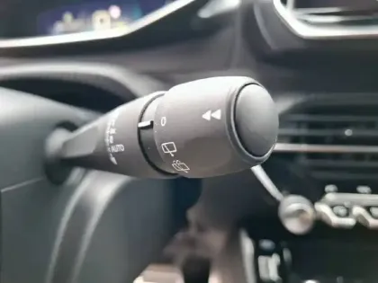 Photo 19 Peugeot 2008  Electrique 136 ch