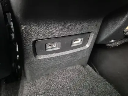 Photo 86 Citroën C4 e- 136 ch Automatique
