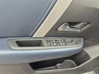 Photo 62 Citroën C4 e- 136 ch Automatique