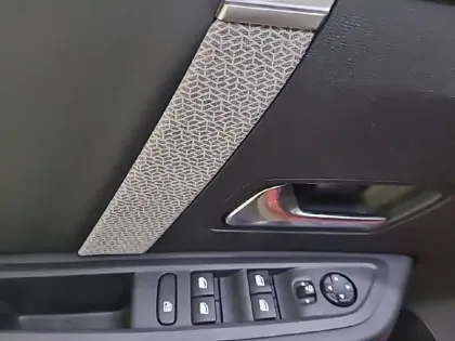 Photo 49 Citroën C4 e- 136 ch Automatique