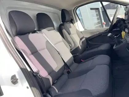 Photo 71 Nissan Primastar  FOURGON L1H1 2T8 2.0 DCI 130 S/S BVM