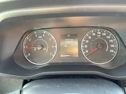 Photo 45 Nissan Primastar  FOURGON L1H1 2T8 2.0 DCI 130 S/S BVM