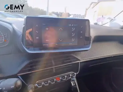 Photo 17 Peugeot 2008  PureTech 130 S&S EAT8