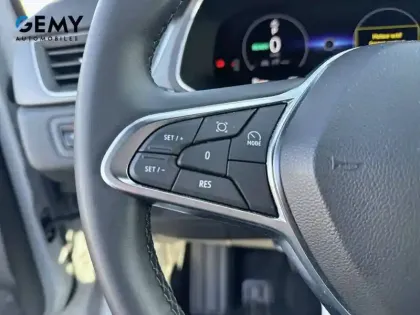 Photo 17 Renault Captur  E-Tech full hybrid 145 ch