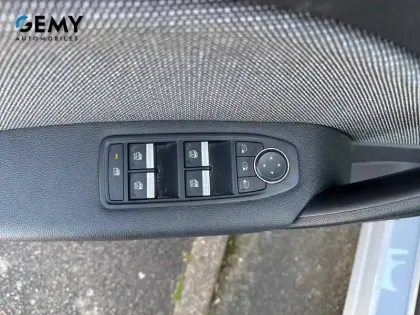Photo 15 Renault Captur  E-Tech full hybrid 145 ch