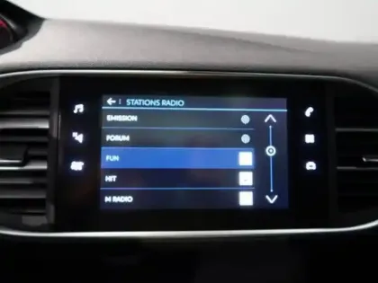 Photo 15 Peugeot 308  SW 1.2 PureTech 130ch S&S BVM6