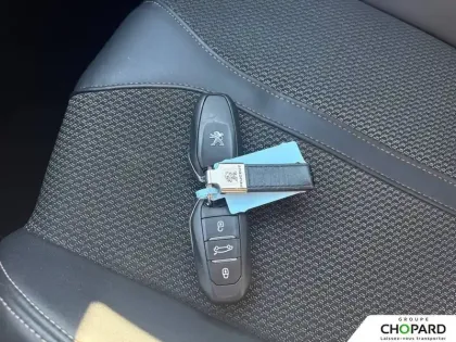 Photo 13 Peugeot 3008  Hybrid 225 e-EAT8