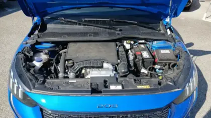 Photo 15 Peugeot 208  PureTech 130 S&S EAT8