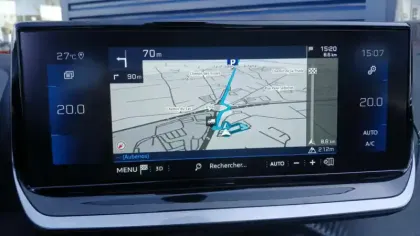 Photo 20 Peugeot 208  PureTech 130 S&S EAT8