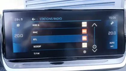 Photo 16 Peugeot 208  PureTech 130 S&S EAT8