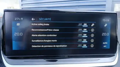 Photo 25 Peugeot 208  PureTech 130 S&S EAT8