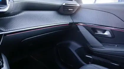 Photo 35 Peugeot 208  PureTech 130 S&S EAT8