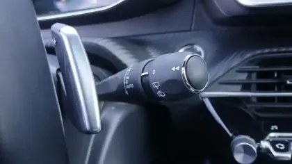 Photo 31 Peugeot 208  PureTech 130 S&S EAT8