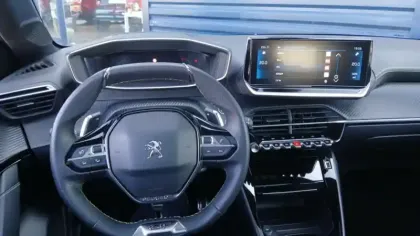 Photo 18 Peugeot 208  PureTech 130 S&S EAT8