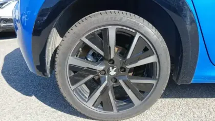 Photo 13 Peugeot 208  PureTech 130 S&S EAT8