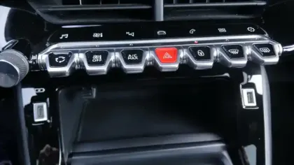 Photo 28 Peugeot 208  PureTech 130 S&S EAT8