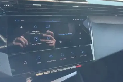 Photo 65 Peugeot 308  SW PureTech 130ch S&S BVM6