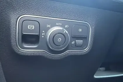 Photo 19 Mercedes GLB  200 d 8G-DCT