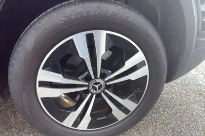 Photo 11 Mercedes GLB  200 d 8G-DCT