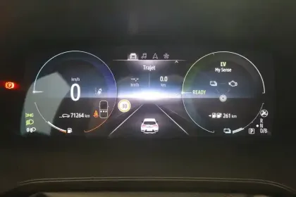 Photo 28 Renault Captur  E-Tech Plug-in 160