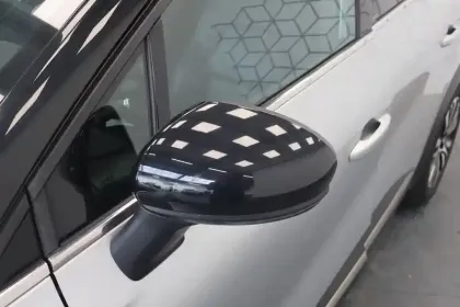 Photo 12 Renault Captur  E-Tech Plug-in 160