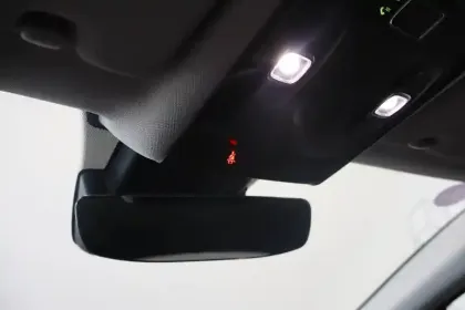 Photo 15 Renault Captur  E-Tech Plug-in 160