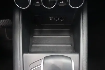 Photo 31 Renault Captur  E-Tech Plug-in 160