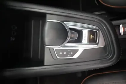 Photo 10 Renault Captur  E-Tech Plug-in 160