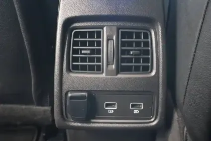 Photo 8 Renault Captur  E-Tech Plug-in 160