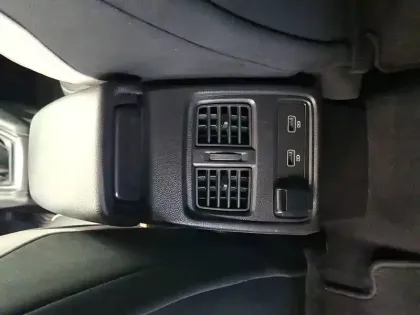 Photo 31 Renault Captur  TCe 100 GPL - 21