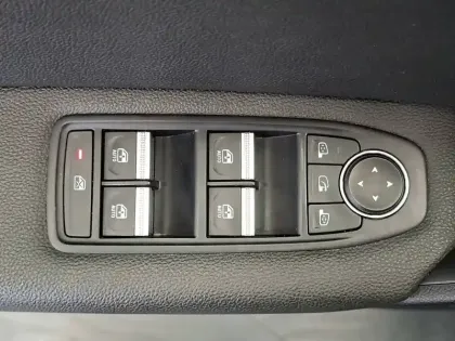 Photo 29 Renault Captur  TCe 100 GPL - 21