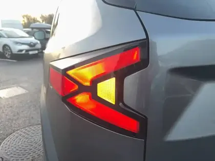 Photo 51 Dacia Duster  Hybrid 140