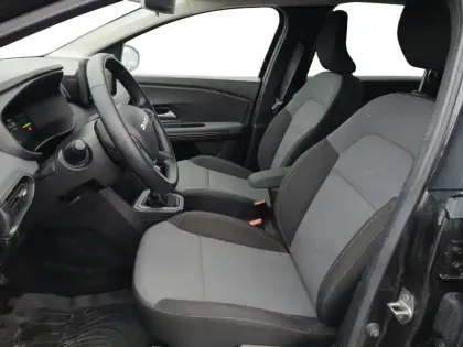 Photo 7 Dacia Jogger  Hybrid 140 7 places GSR2