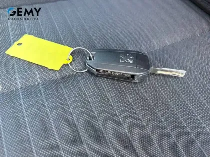 Photo 17 Peugeot 208  PureTech 100 S&S BVM6