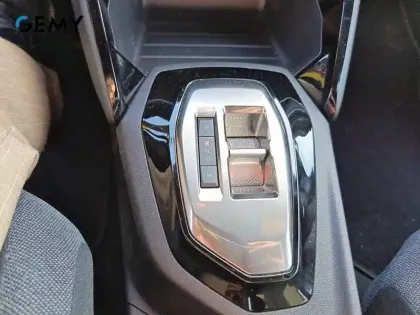 Photo 22 Peugeot 2008  PureTech 130 S&S EAT8