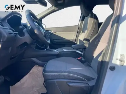 Photo 8 Renault Captur  E-Tech full hybrid 145 ch