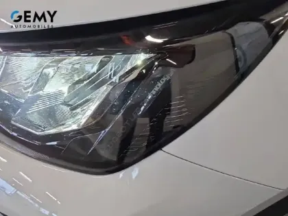 Photo 27 Peugeot 2008  Hybrid 145 e-DCS6