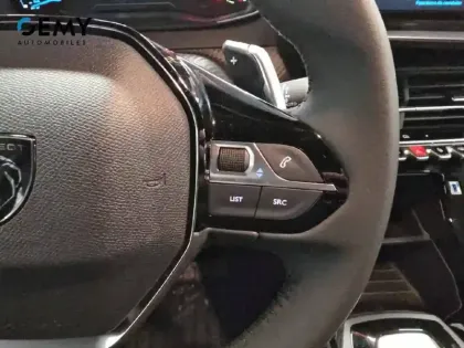 Photo 13 Peugeot 2008  Hybrid 145 e-DCS6