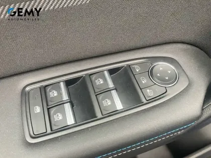 Photo 12 Renault Captur  E-Tech full hybrid 145 ch