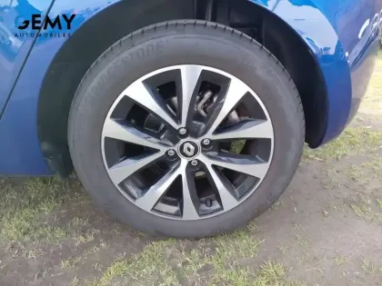 Photo 31 Renault Clio Gén. V (BJA) Ph1 Intens 5