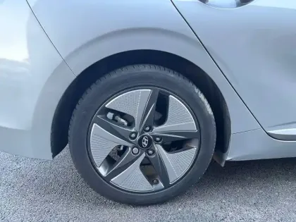 Photo 16 Hyundai Ioniq  Hybrid 141 ch