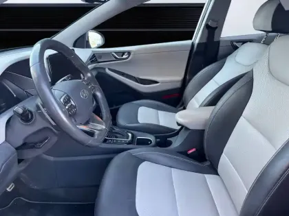Photo 8 Hyundai Ioniq  Hybrid 141 ch