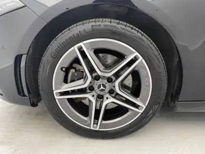 Photo 17 Mercedes Classe A  250 e 8G-DCT