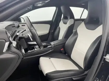 Photo 14 Mercedes Classe A  250 e 8G-DCT