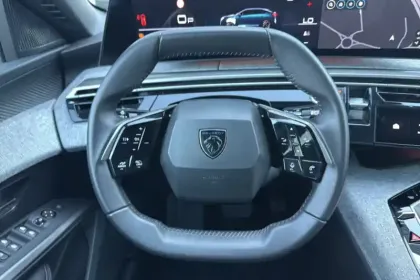 Photo 11 Peugeot 3008  Hybrid 136 e-DCS6