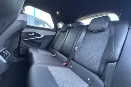 Photo 9 Peugeot 3008  Hybrid 136 e-DCS6