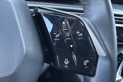 Photo 21 Peugeot 3008  Hybrid 136 e-DCS6