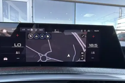 Photo 13 Peugeot 3008  Hybrid 136 e-DCS6