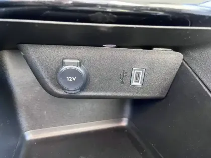 Photo 24 Opel Corsa  1.2 Turbo Hybrid 100 ch e-DCT6